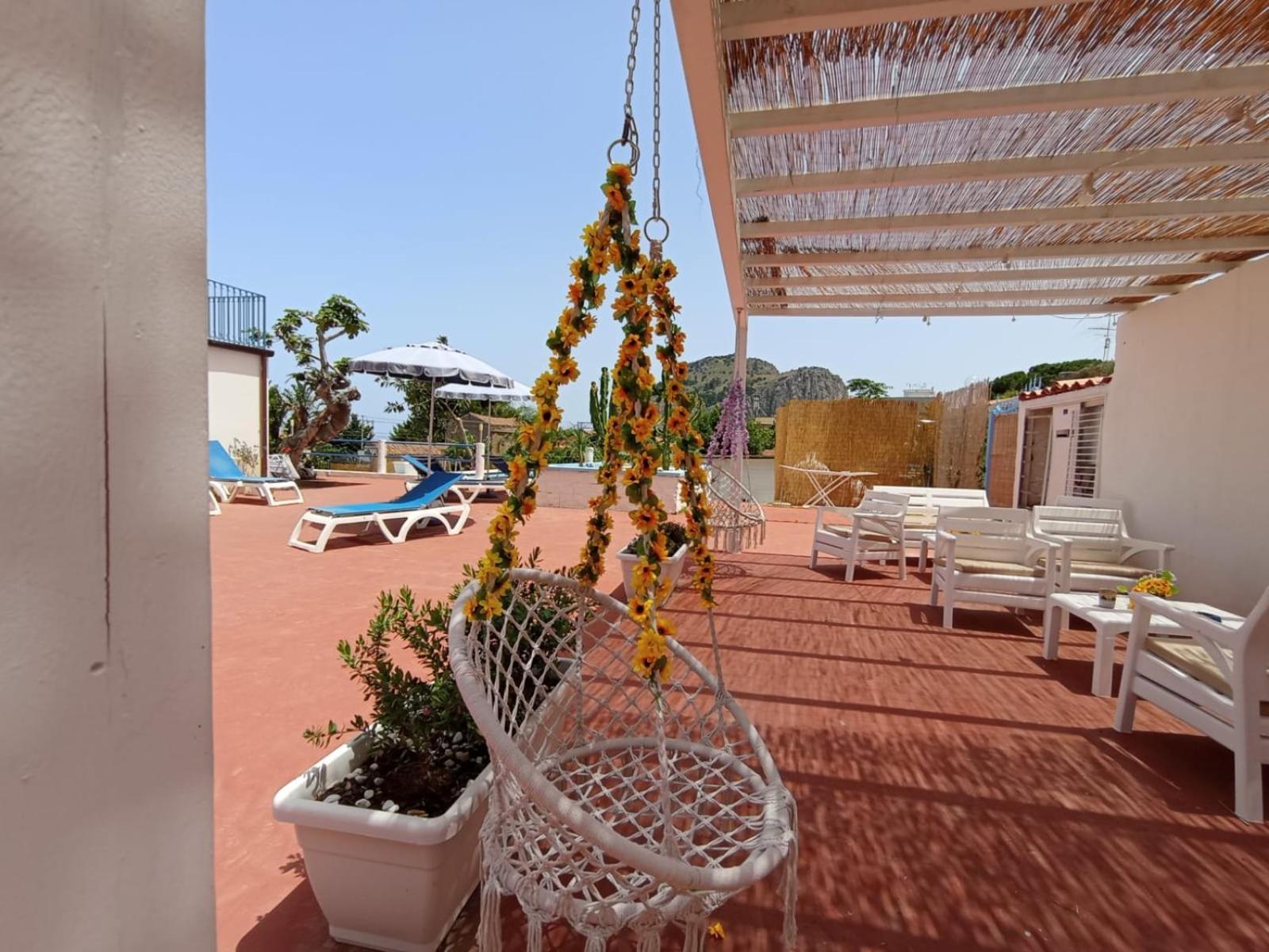 Borgomarino'S Room Cefalu Exterior photo