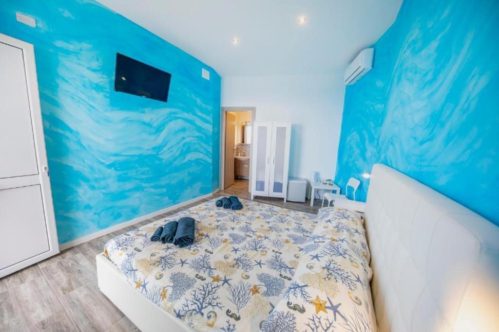 Borgomarino'S Room Cefalu Exterior photo